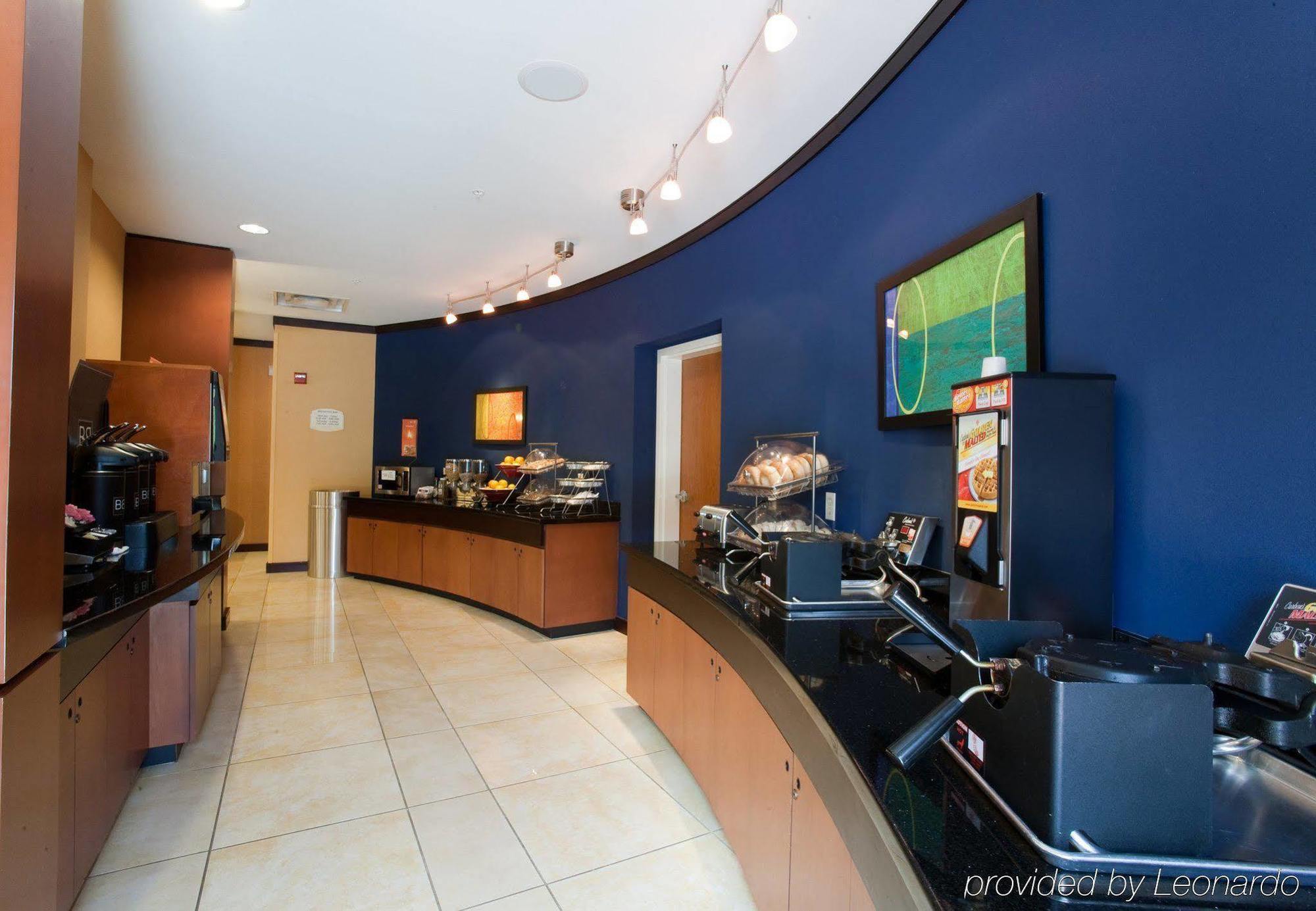 Fairfield Inn & Suites By Marriott Houston Conroe Restoran gambar